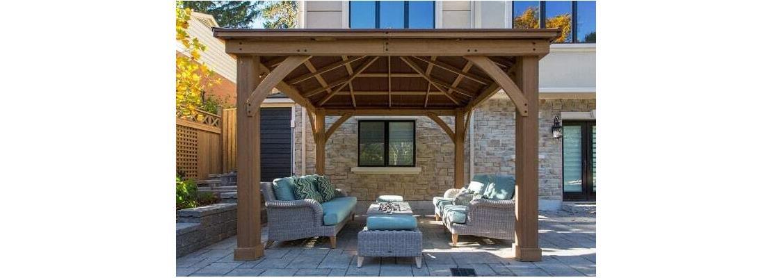 Un bellissimo gazebo in legno.
