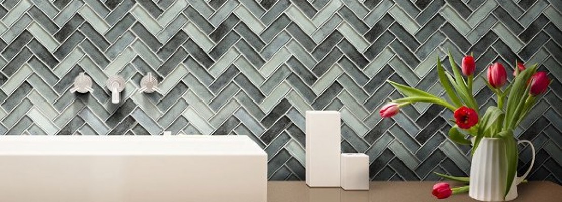 Idee e suggerimenti per realizzare una parete a mosaico.