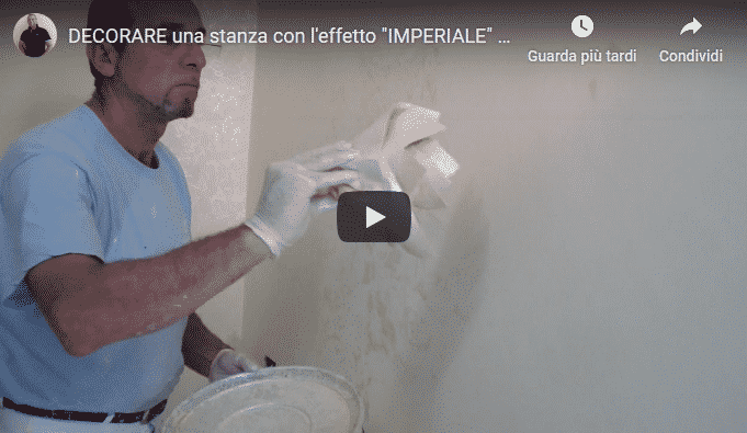 Video che mostra artigiano che pittura con pitture ecologiche