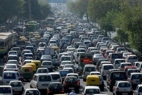 Il traffico delle auto e l'inquinamento acustico che genera