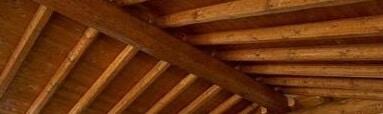 Come rivestire il soffitto con le perline in legno
