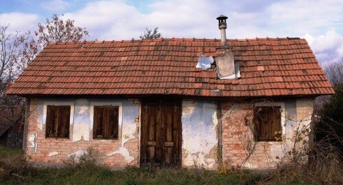 Immagine di casa antica da acquistare per ristrutturare
