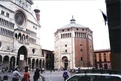 Immagine della piazza di Cremona