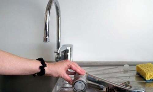 La sostituzione di un rubinetto in cucina