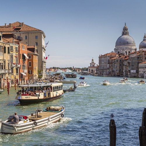 Ascensore della discordia in un palazzo Bernardo a Venezia: chi è il VIP coinvolto?