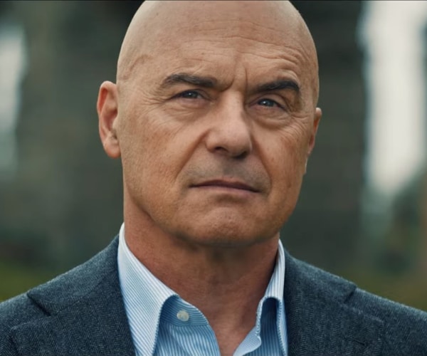 Luca Zingaretti spot Noi che veniamo da lontano, di Fondamentale Filiera delle costruzioni.