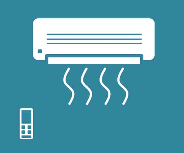 Split a pompa di calore con telecomando per programmazione remota.