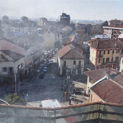 Case a Trofarello e piazza cittadina vista dall'alto.
