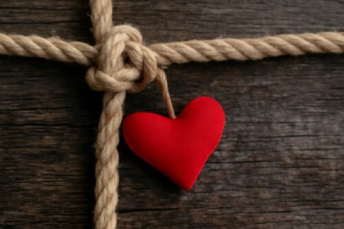 I migliori Legamenti d’amore del 2025: Efficaci, Fatti in casa ed Indissolubili