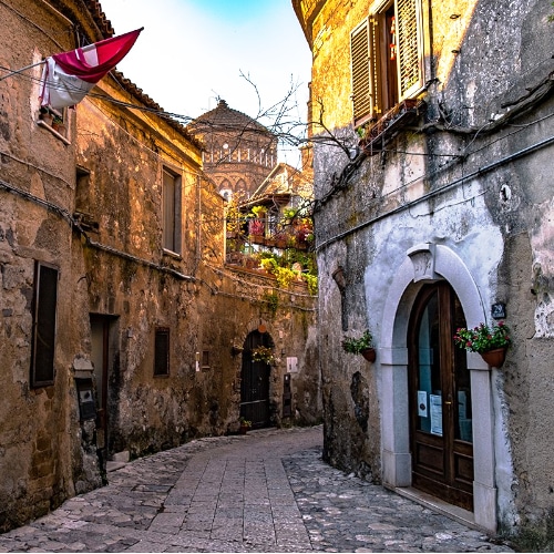 Le case del borgo di Caserta Vecchia