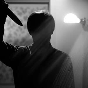 La legionella è un killer silenzioso che si annida in casa usando docce e condizionatori come veicoli di contagio.