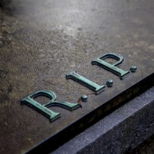 Truffa sui certificati di morte: la nuova inchiesta che scuote la Capitale