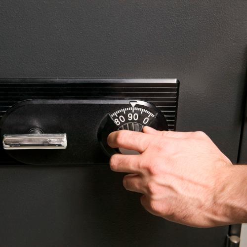 Come fare se la cassaforte è bloccata per guasto o dimenticanza della combinazione?