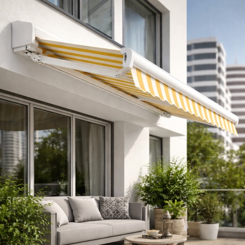 Protezione del telo, manutenzione, durata ed estetica: ecco cosa cambia tra tende da sole con cassonetto e senza e come capire quale soluzione scegliere davvero.