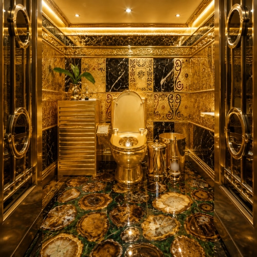 Bagno più bello o solo più costoso: realizzato a Hong Kong dal gioielliere Lam Sai-wing.