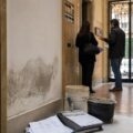 Lavori condominiali con difetti e macchie di umidità contestati all’impresa.