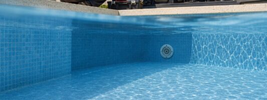 DDL piscine: verifica dei bocchettoni di aspirazione e blocco impianti fuori norma.
