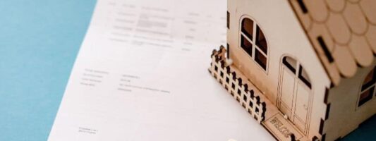 Immobiliare, secondo un sondaggio di Banca d'Italia è in rallentamento.