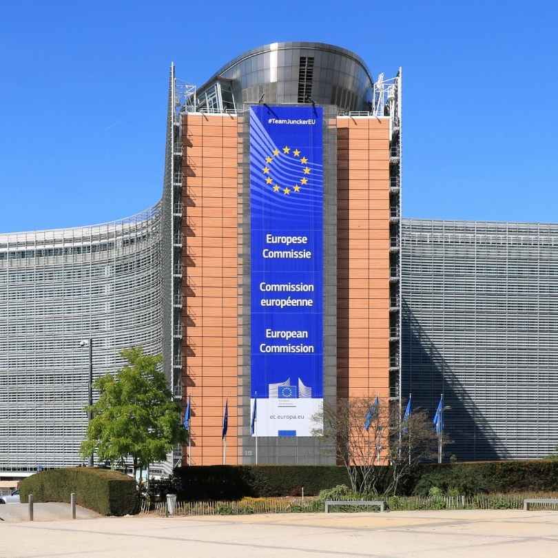 Prezzi dei materiali cresciuti per colpa di un cartello? Indaga la UE.