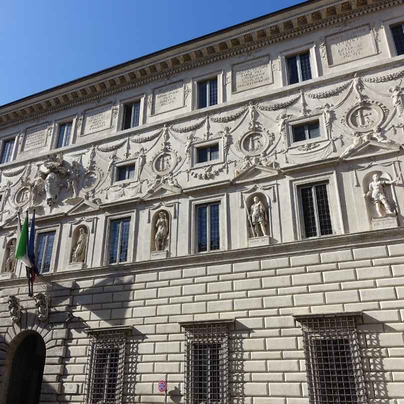 Opere di adeguamento per ottenere la sanatoria. Il Consiglio di Stato interviene.